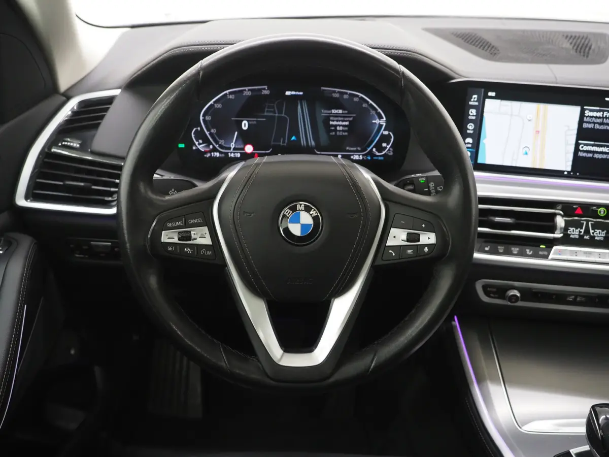 xDrive45e High Executive | Panoramadak | Leder | Trekhaak | Luchtvering | HUD | Camera | Sfeerlicht | Carplay
