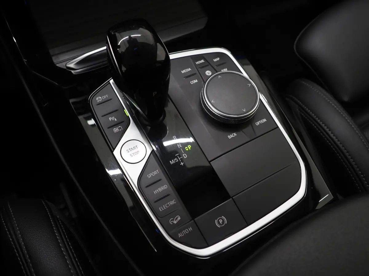 xDrive30e 292PK Facelift | Camera | Sfeerverlichting | Stoelverwarming | Cruise | Virtual | Carplay