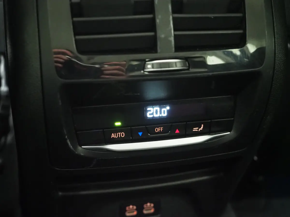 xDrive30e 292PK Facelift | Camera | Sfeerverlichting | Stoelverwarming | Cruise | Virtual | Carplay