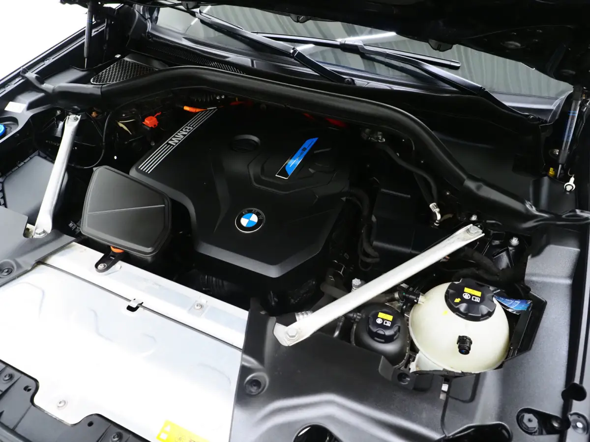 xDrive30e 292PK Facelift | Camera | Sfeerverlichting | Stoelverwarming | Cruise | Virtual | Carplay