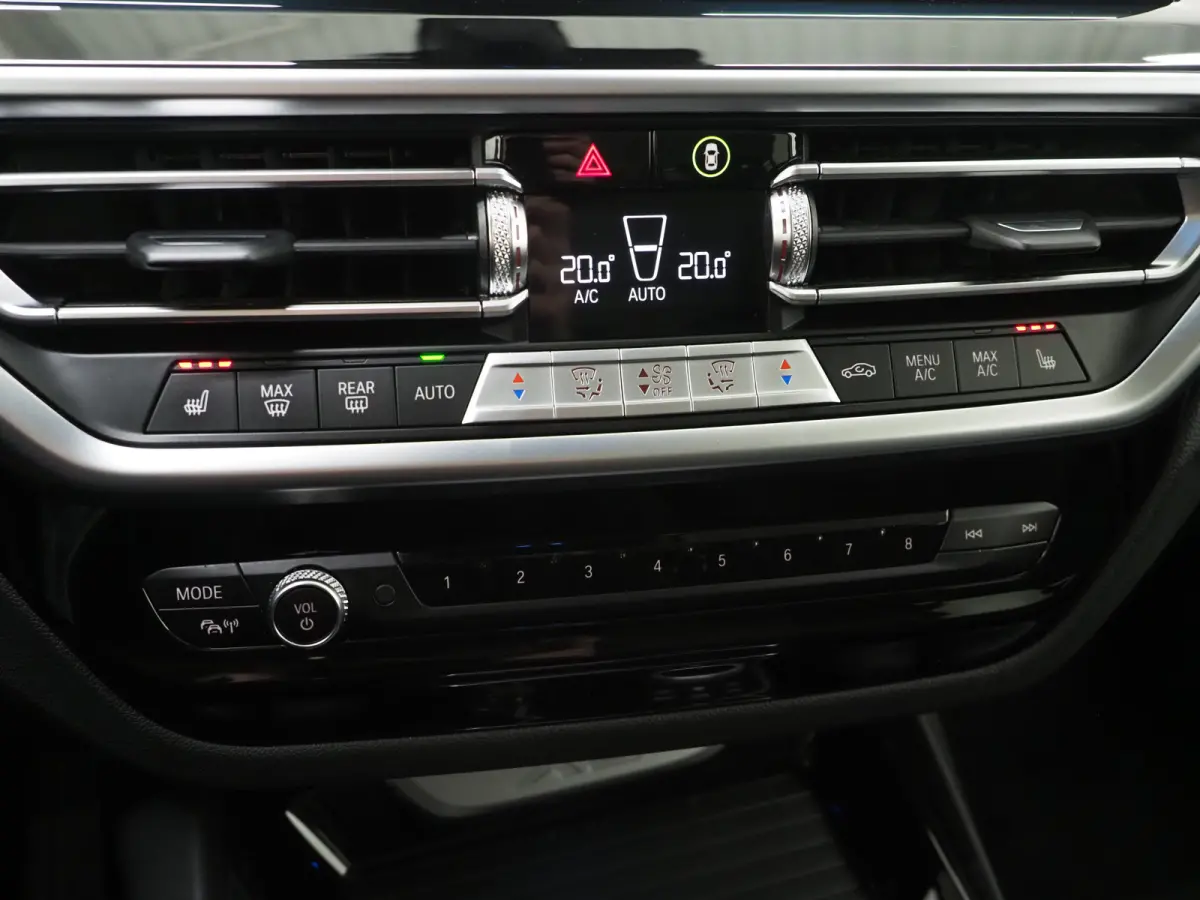 xDrive30e 292PK Facelift | Camera | Sfeerverlichting | Stoelverwarming | Cruise | Virtual | Carplay