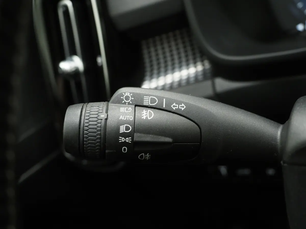 1.5 T5 R-Design Full Black | Camera | Keyless | Virtual | DAB | Climate | Zwarte Hemel | Carplay