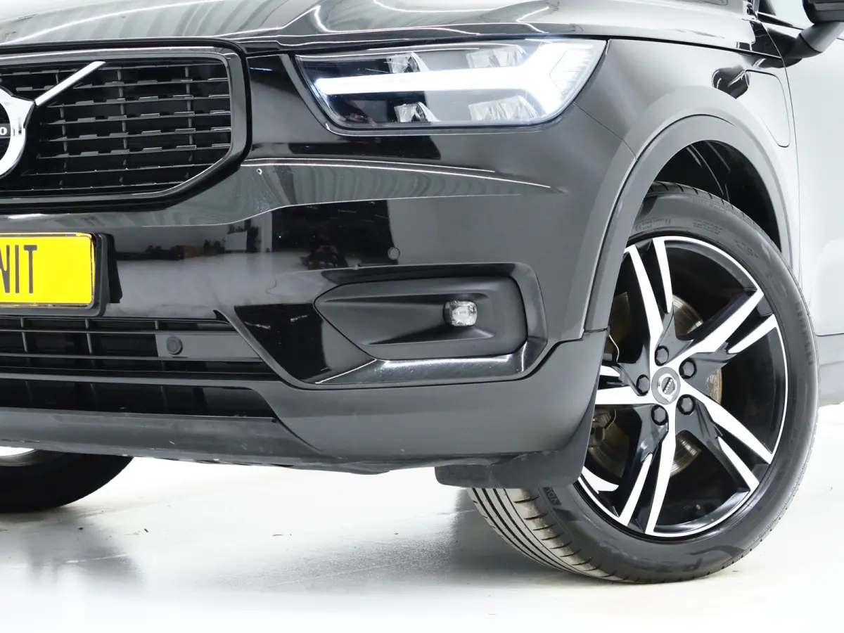 1.5 T5 R-Design Full Black | Camera | Keyless | Virtual | DAB | Climate | Zwarte Hemel | Carplay