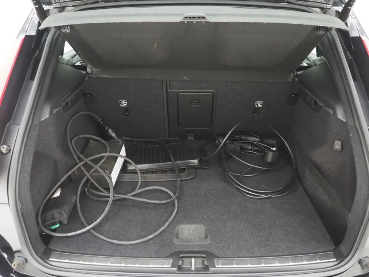 1.5 T5 R-Design Full Black | Camera | Keyless | Virtual | DAB | Climate | Zwarte Hemel | Carplay