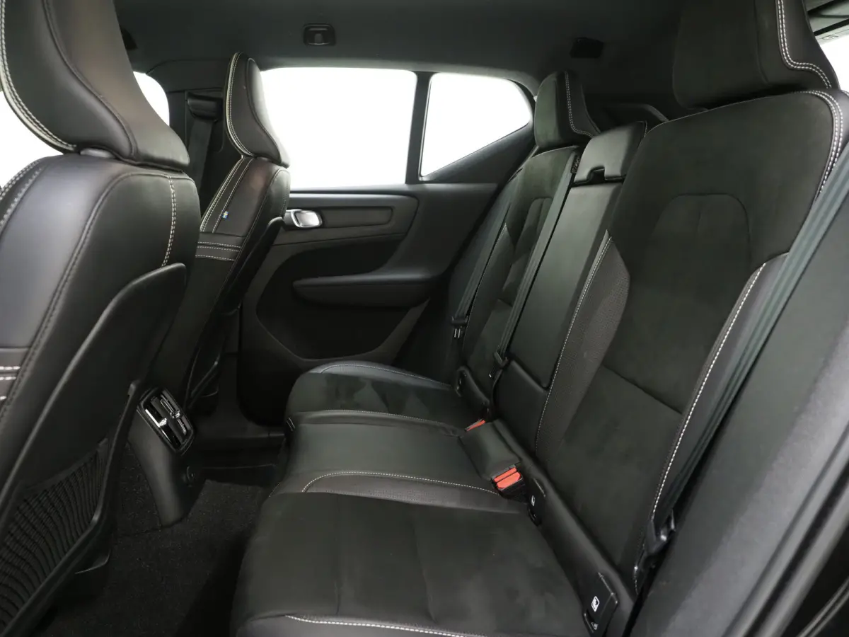 1.5 T5 R-Design Full Black | Camera | Keyless | Virtual | DAB | Climate | Zwarte Hemel | Carplay
