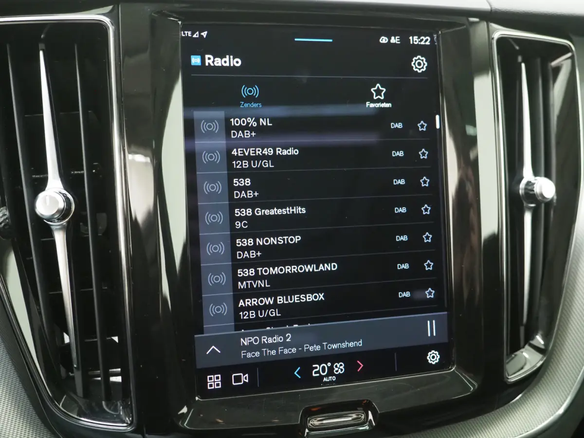 2.0 T6 Plug-in hybrid AWD Plus Dark Long Range | Panoramadak | Keyless | Camera | Leder | Memory | Climate | LED | Carplay