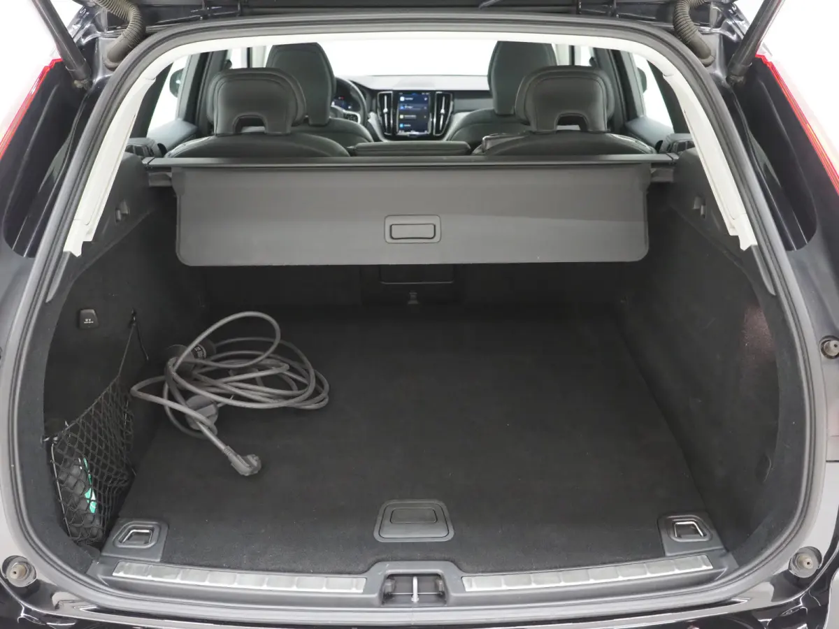 2.0 T6 Plug-in hybrid AWD Plus Dark Long Range | Panoramadak | Keyless | Camera | Leder | Memory | Climate | LED | Carplay