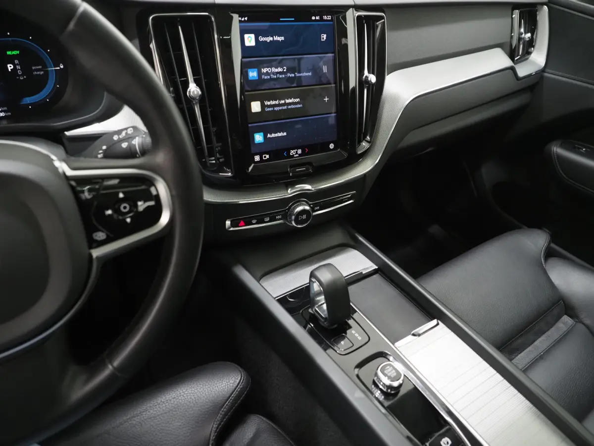 2.0 T6 Plug-in hybrid AWD Plus Dark Long Range | Panoramadak | Keyless | Camera | Leder | Memory | Climate | LED | Carplay