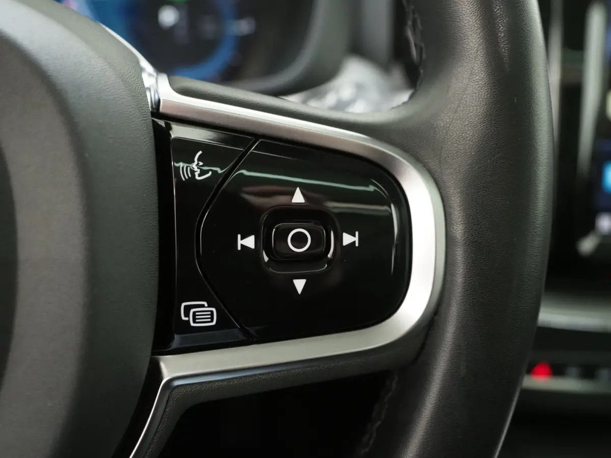 2.0 T6 Plug-in hybrid AWD Plus Dark Long Range | Panoramadak | Keyless | Camera | Leder | Memory | Climate | LED | Carplay