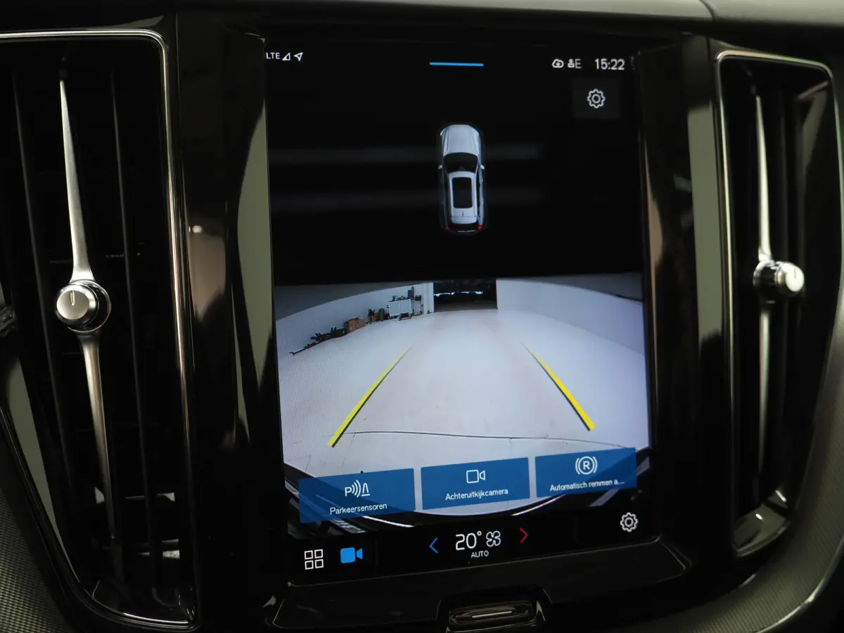 2.0 T6 Plug-in hybrid AWD Plus Dark Long Range | Panoramadak | Keyless | Camera | Leder | Memory | Climate | LED | Carplay