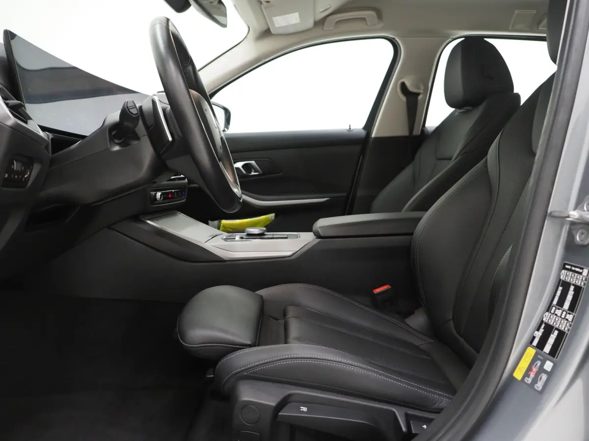 320e LCI Shadow Line | Nieuw Model | Keyless | Camera | Dodehoekdetectie | Widescreen | Carplay | Cruise | DAB | LED
