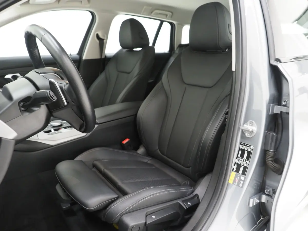320e LCI Shadow Line | Nieuw Model | Keyless | Camera | Dodehoekdetectie | Widescreen | Carplay | Cruise | DAB | LED