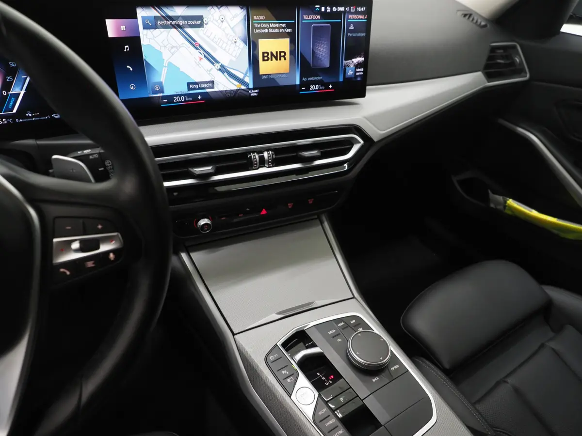 320e LCI Shadow Line | Nieuw Model | Keyless | Camera | Dodehoekdetectie | Widescreen | Carplay | Cruise | DAB | LED