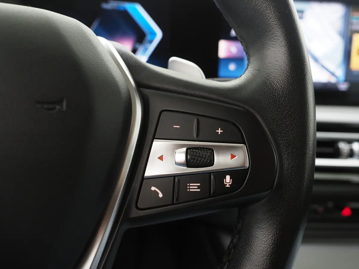 320e LCI Shadow Line | Nieuw Model | Keyless | Camera | Dodehoekdetectie | Widescreen | Carplay | Cruise | DAB | LED