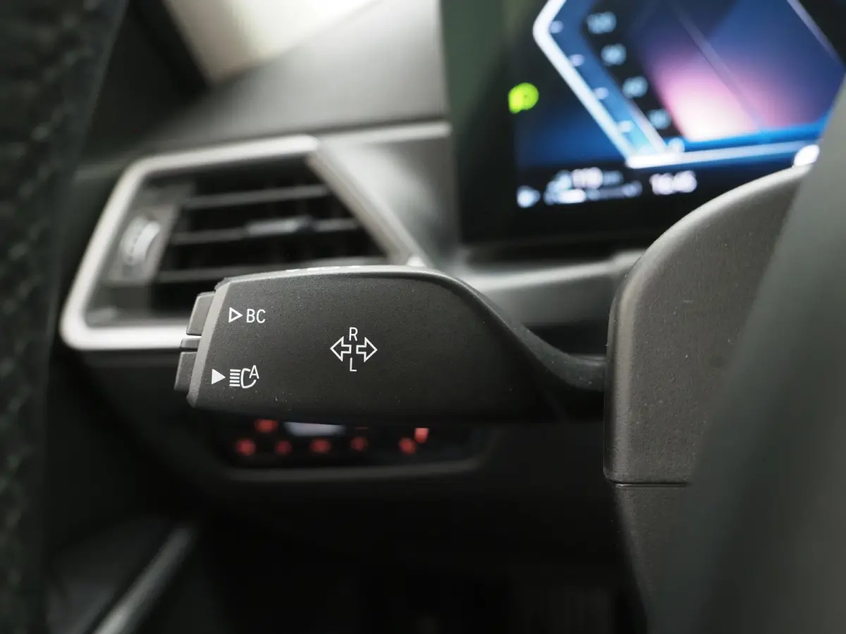 320e LCI Shadow Line | Nieuw Model | Keyless | Camera | Dodehoekdetectie | Widescreen | Carplay | Cruise | DAB | LED