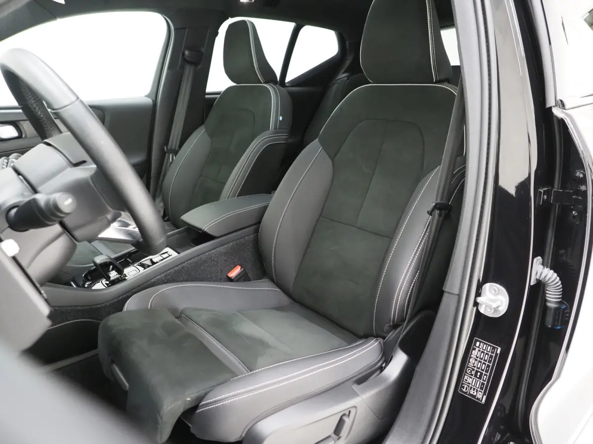 1.5 T5 Plug-in hybrid Ultimate Dark | Panoramadak | Harman/Kardon | Pilot Assist | Camera | BLIS | Keyless | Carplay