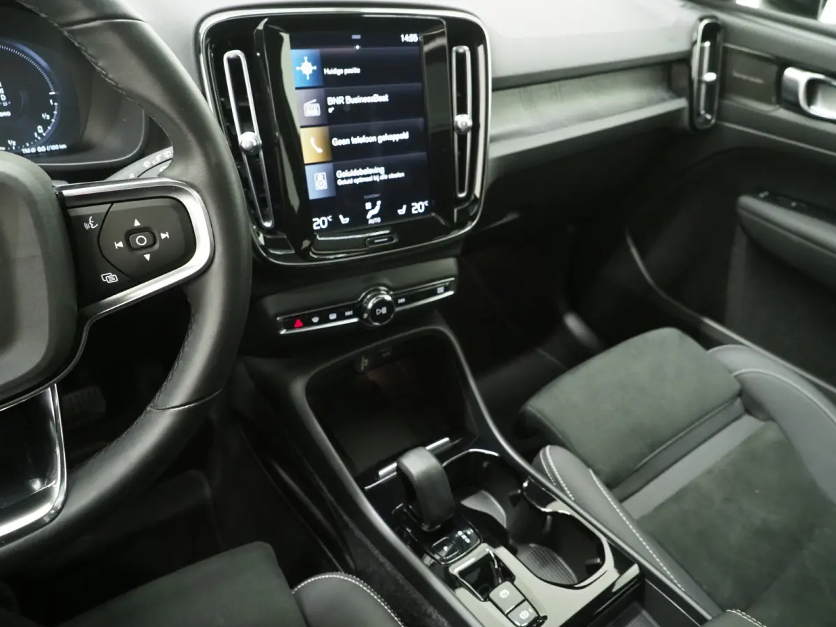 1.5 T5 Plug-in hybrid Ultimate Dark | Panoramadak | Harman/Kardon | Pilot Assist | Camera | BLIS | Keyless | Carplay