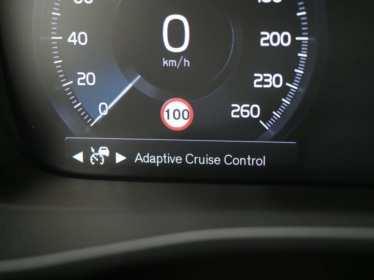 1.5 T5 Plug-in hybrid Ultimate Dark | Panoramadak | Harman/Kardon | Pilot Assist | Camera | BLIS | Keyless | Carplay