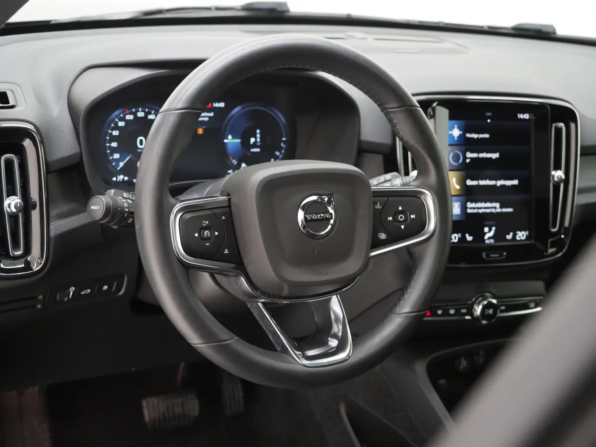 1.5 T5 Plug-in hybrid Ultimate Dark | Panoramadak | Harman/Kardon | Pilot Assist | Camera | BLIS | Keyless | Carplay