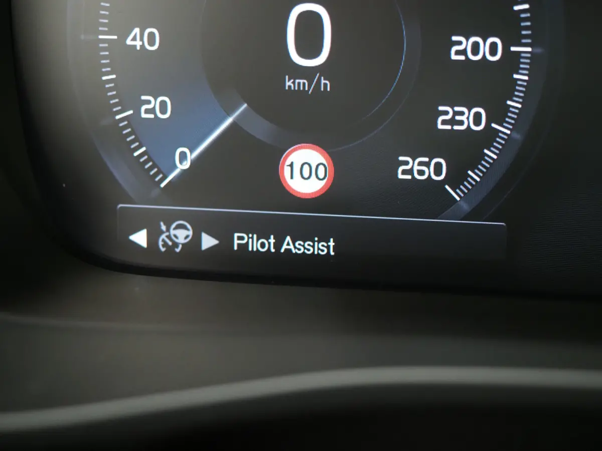 1.5 T5 Plug-in hybrid Ultimate Dark | Panoramadak | Harman/Kardon | Pilot Assist | Camera | BLIS | Keyless | Carplay