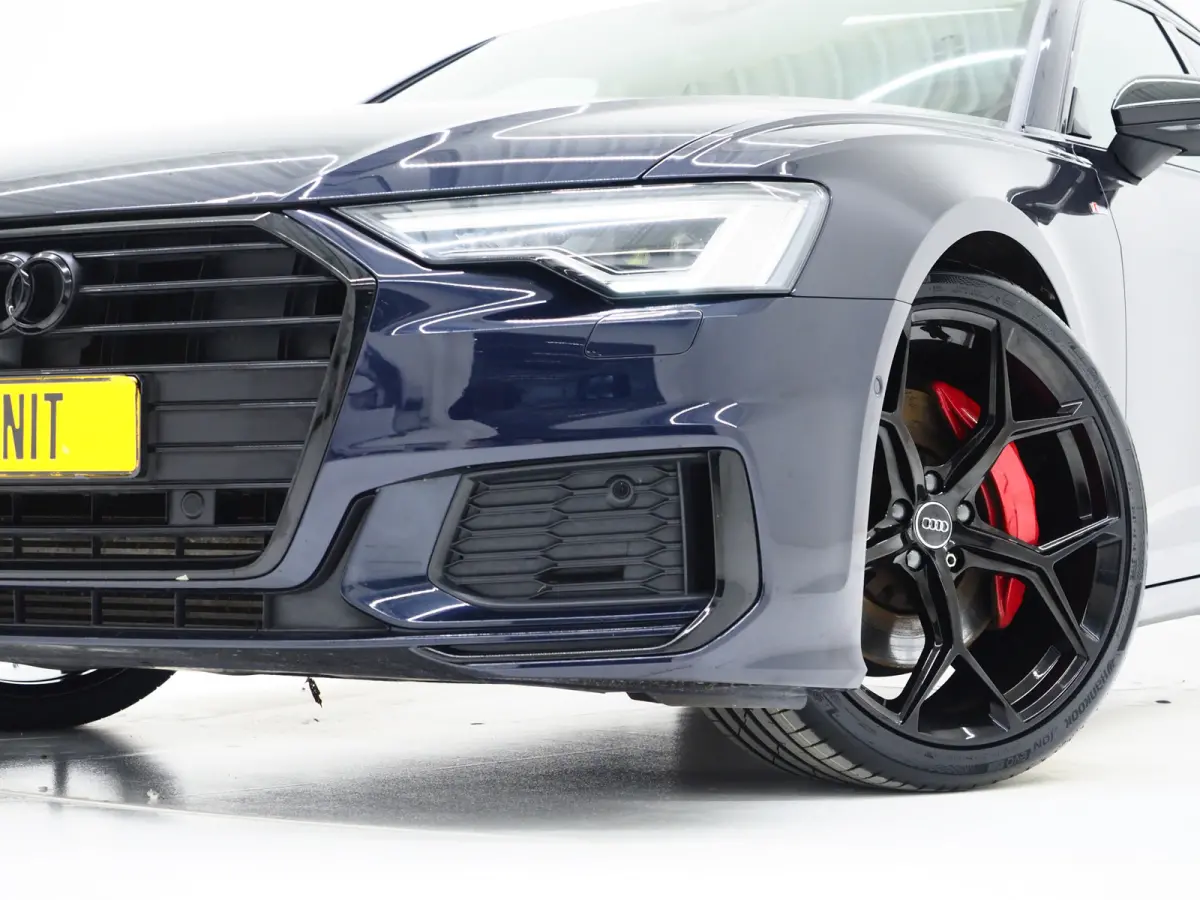 55 TFSI e quattro Full Black | Panoramadak | B&O Audio | Trekhaak | HUD | Leder | Keyless | Sfeerlicht | Carplay