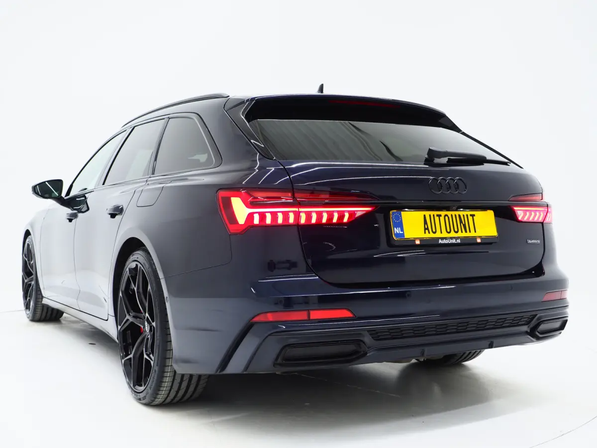 55 TFSI e quattro Full Black | Panoramadak | B&O Audio | Trekhaak | HUD | Leder | Keyless | Sfeerlicht | Carplay