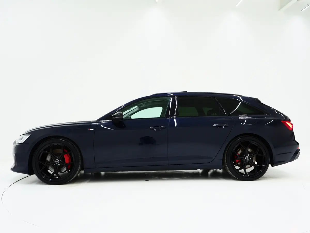 55 TFSI e quattro Full Black | Panoramadak | B&O Audio | Trekhaak | HUD | Leder | Keyless | Sfeerlicht | Carplay
