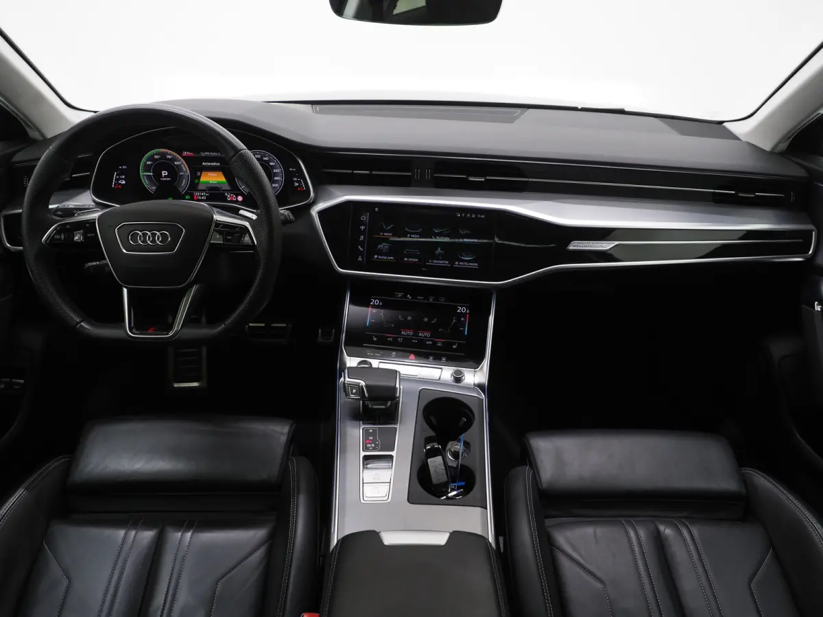 55 TFSI e quattro Full Black | Panoramadak | B&O Audio | Trekhaak | HUD | Leder | Keyless | Sfeerlicht | Carplay