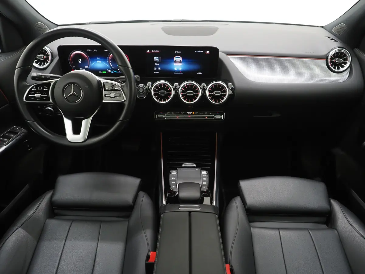 250 e | Panoramadak | Trekhaak | Leder | Camera | Keyless | Adaptive Cruise | Sfeerlicht