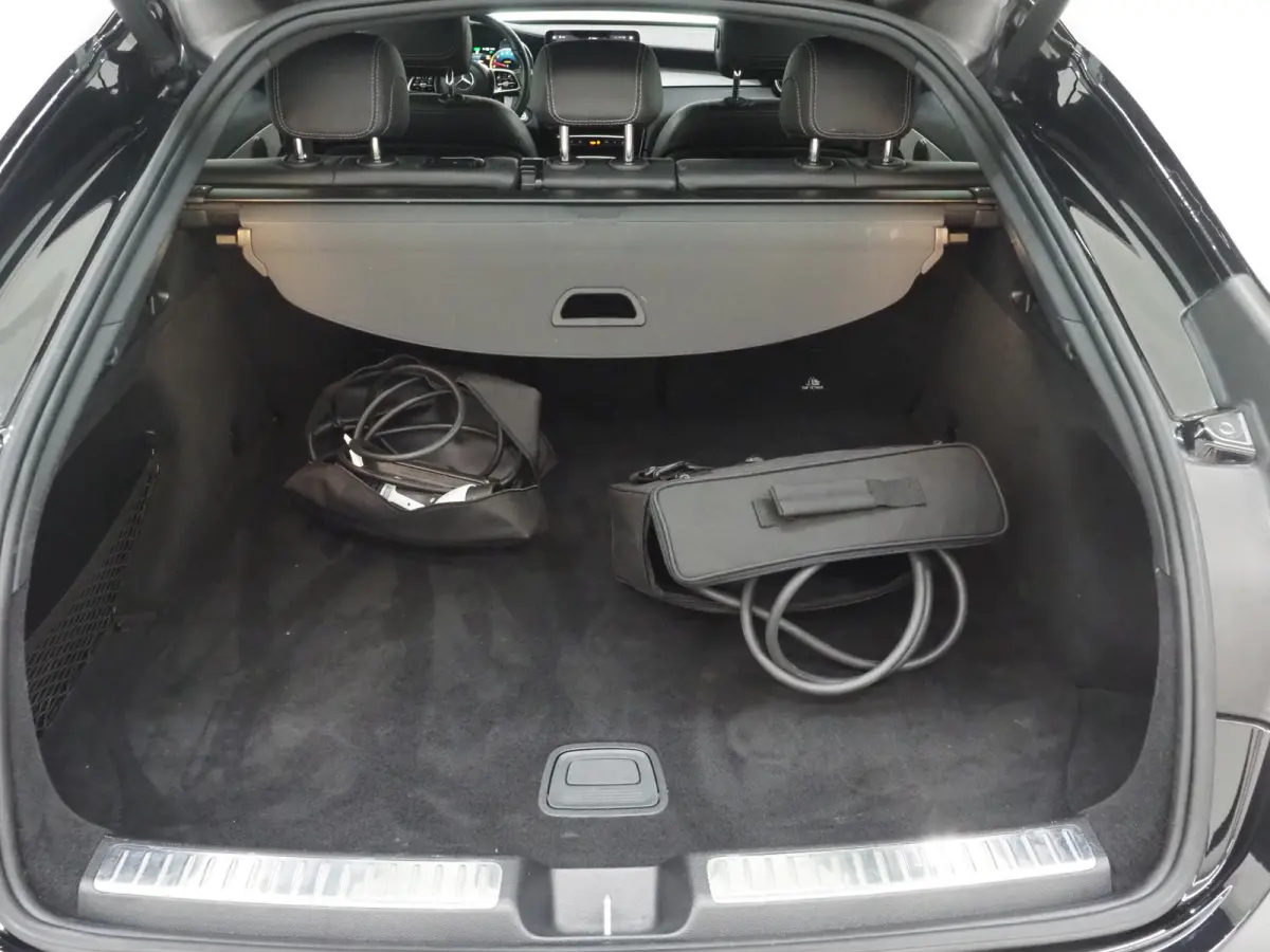 300e 4MATIC | Leder | Camera | Virtual | Stoelverwarming | Donkere Hemel | Dodehoek | Carplay