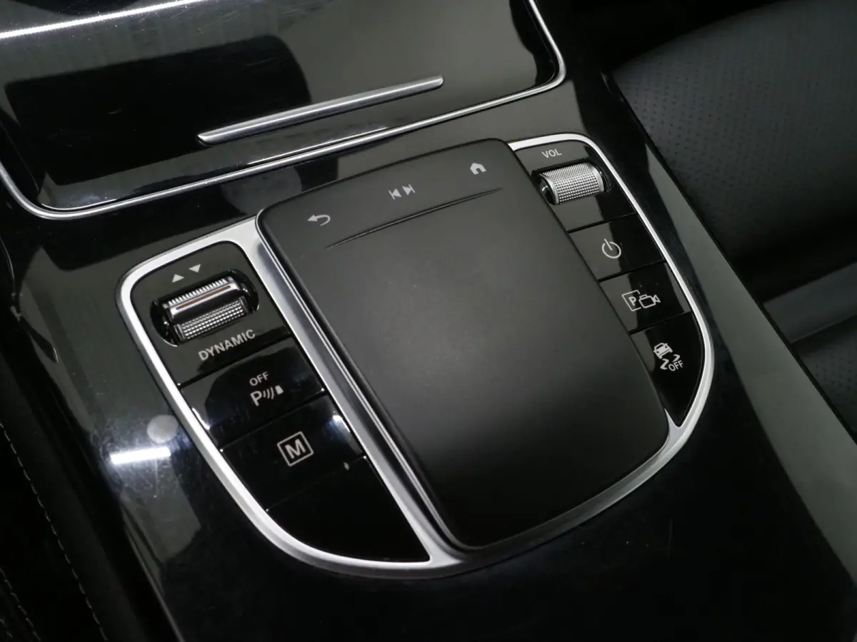 300e 4MATIC | Leder | Camera | Virtual | Stoelverwarming | Donkere Hemel | Dodehoek | Carplay