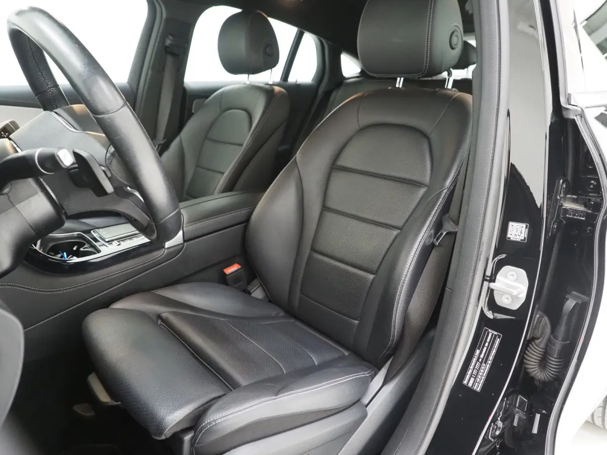 300e 4MATIC | Leder | Camera | Virtual | Stoelverwarming | Donkere Hemel | Dodehoek | Carplay