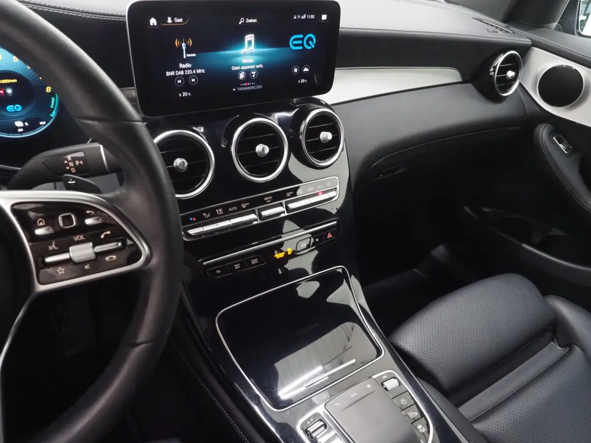 300e 4MATIC | Leder | Camera | Virtual | Stoelverwarming | Donkere Hemel | Dodehoek | Carplay