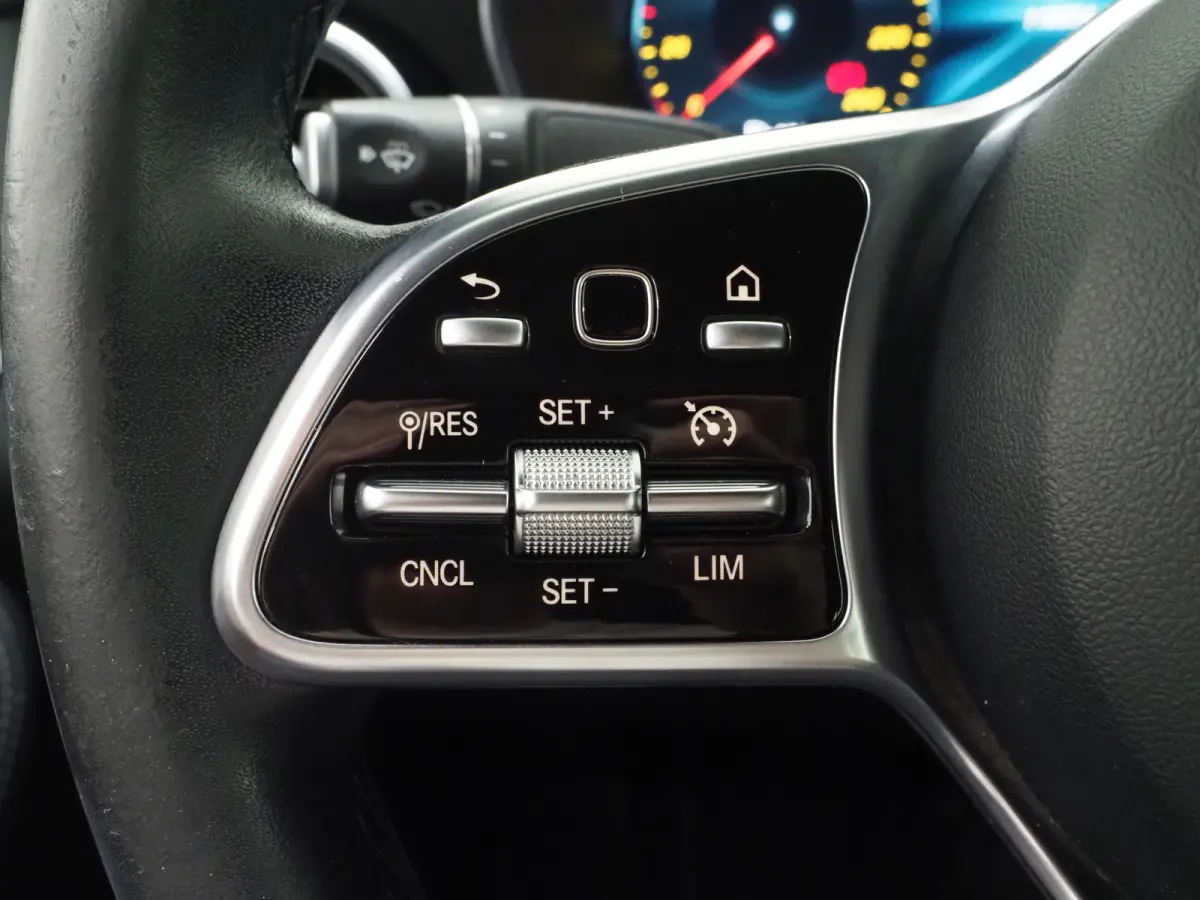 300e 4MATIC | Leder | Camera | Virtual | Stoelverwarming | Donkere Hemel | Dodehoek | Carplay