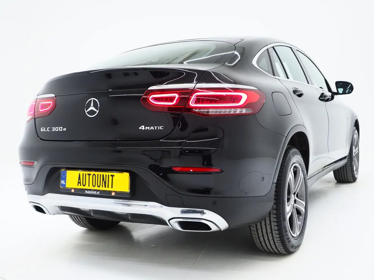 300e 4MATIC | Leder | Camera | Virtual | Stoelverwarming | Donkere Hemel | Dodehoek | Carplay