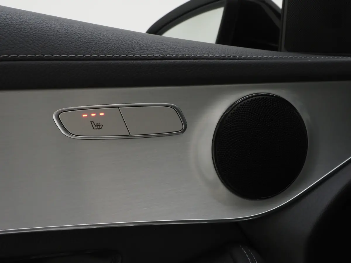 300e 4MATIC | Leder | Camera | Virtual | Stoelverwarming | Donkere Hemel | Dodehoek | Carplay