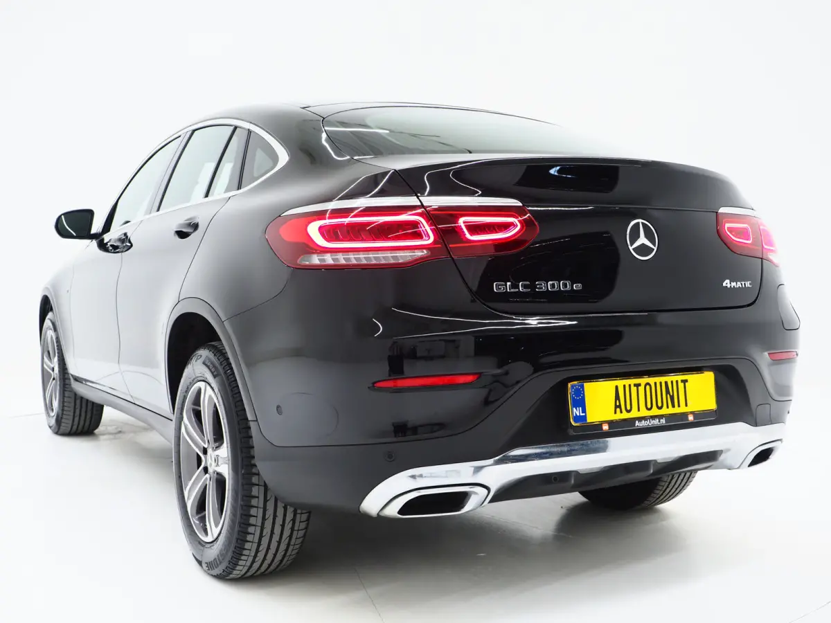 300e 4MATIC | Leder | Camera | Virtual | Stoelverwarming | Donkere Hemel | Dodehoek | Carplay