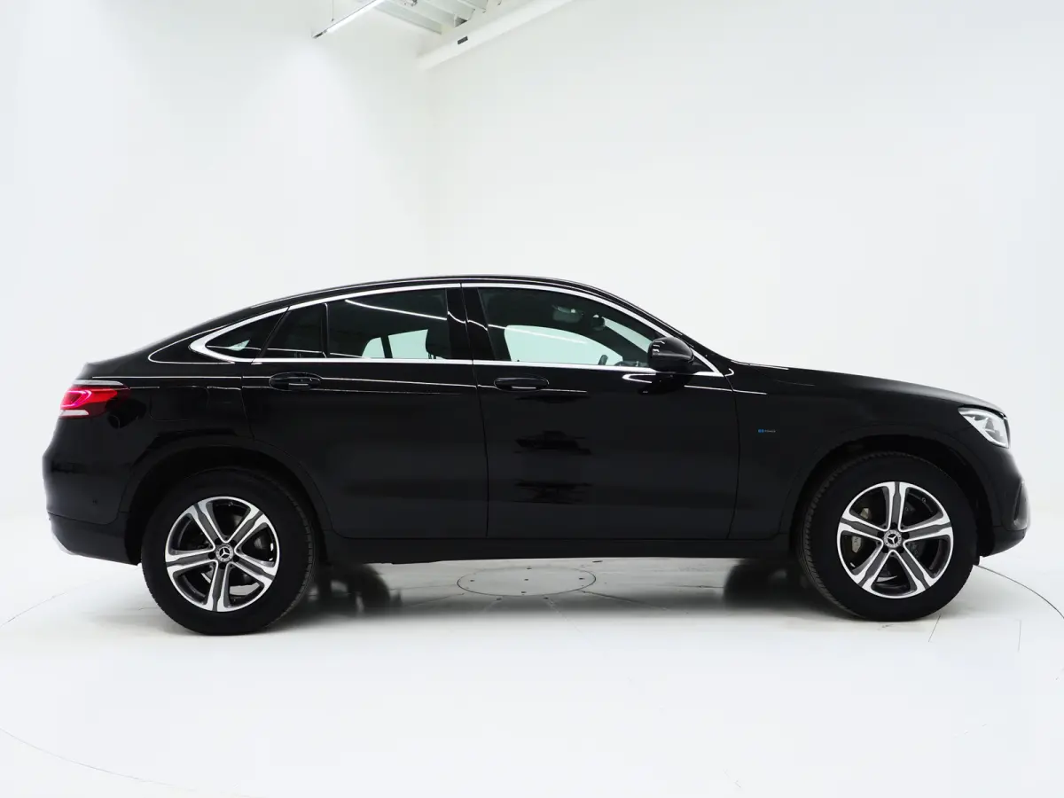 300e 4MATIC | Leder | Camera | Virtual | Stoelverwarming | Donkere Hemel | Dodehoek | Carplay