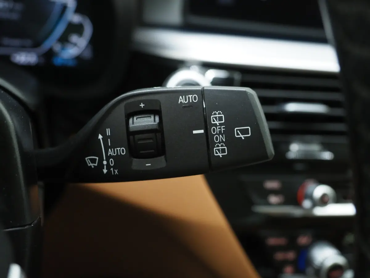 530e | Panoramadak | Trekhaak | Leder | Camera | Memory | Sfeerlicht | Carplay