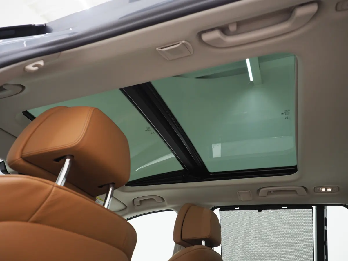 530e | Panoramadak | Trekhaak | Leder | Camera | Memory | Sfeerlicht | Carplay