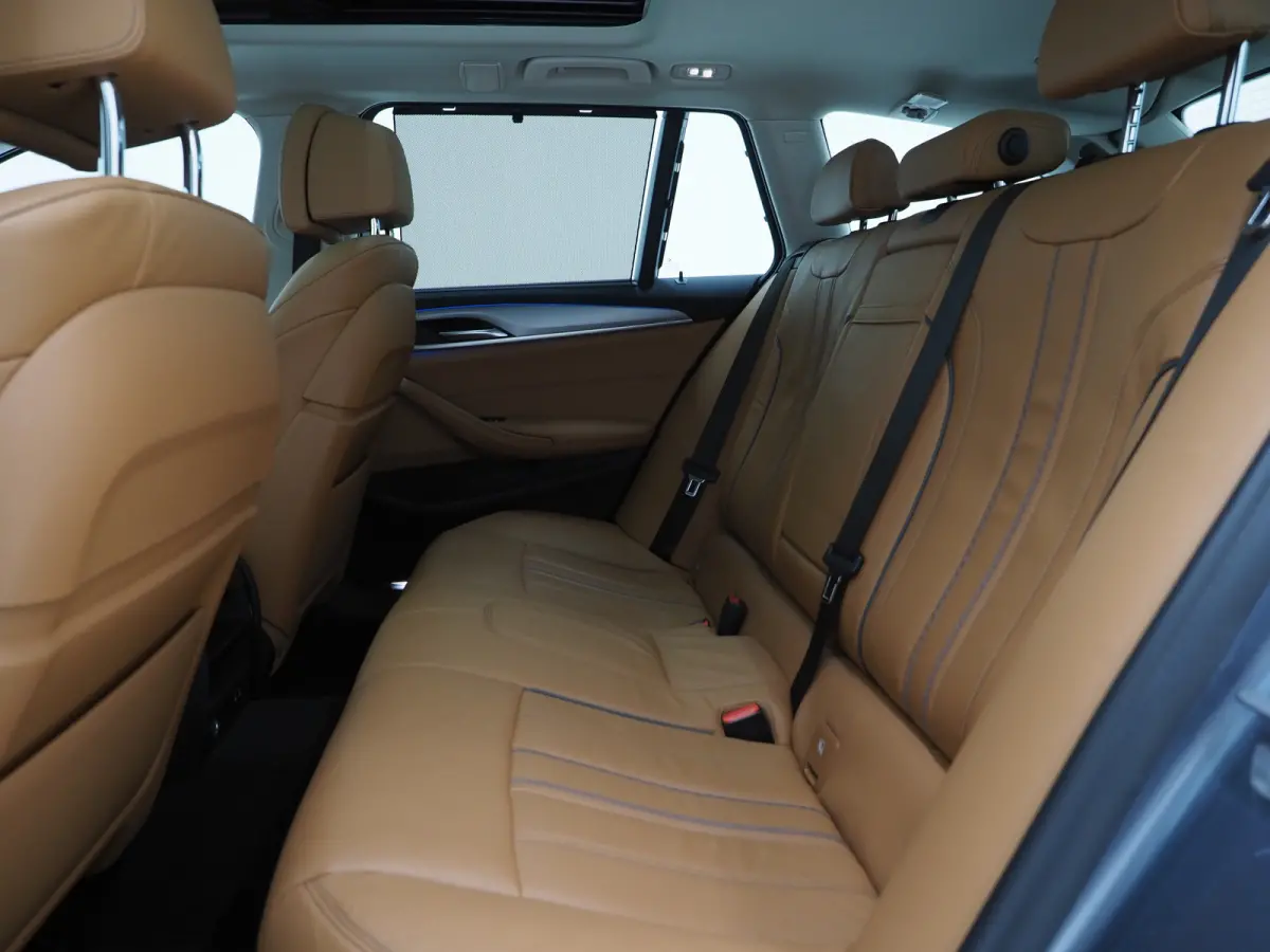 530e | Panoramadak | Trekhaak | Leder | Camera | Memory | Sfeerlicht | Carplay
