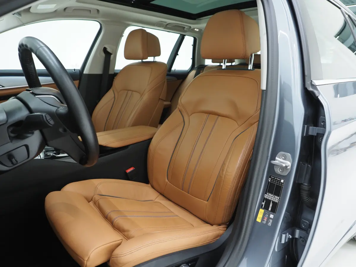 530e | Panoramadak | Trekhaak | Leder | Camera | Memory | Sfeerlicht | Carplay
