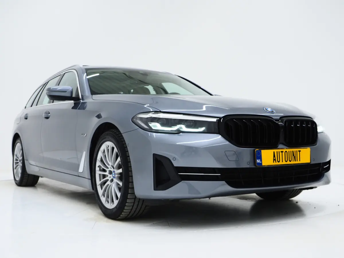 530e | Panoramadak | Trekhaak | Leder | Camera | Memory | Sfeerlicht | Carplay