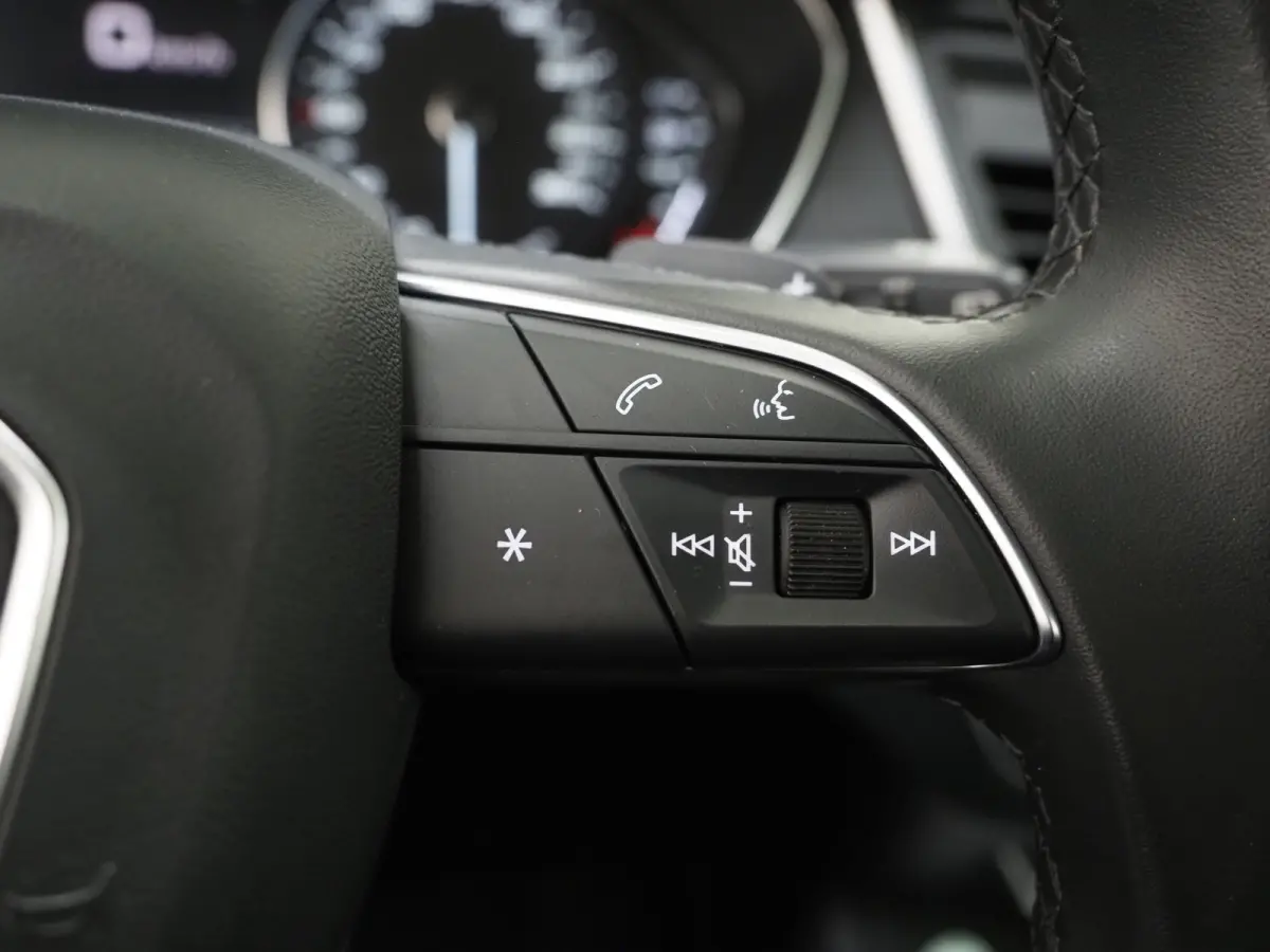 50 TFSI e Full Black | Panoramadak | Trekhaak | Leder | Camera | Memory | Keyless | Adaptive Cruise | Carplay
