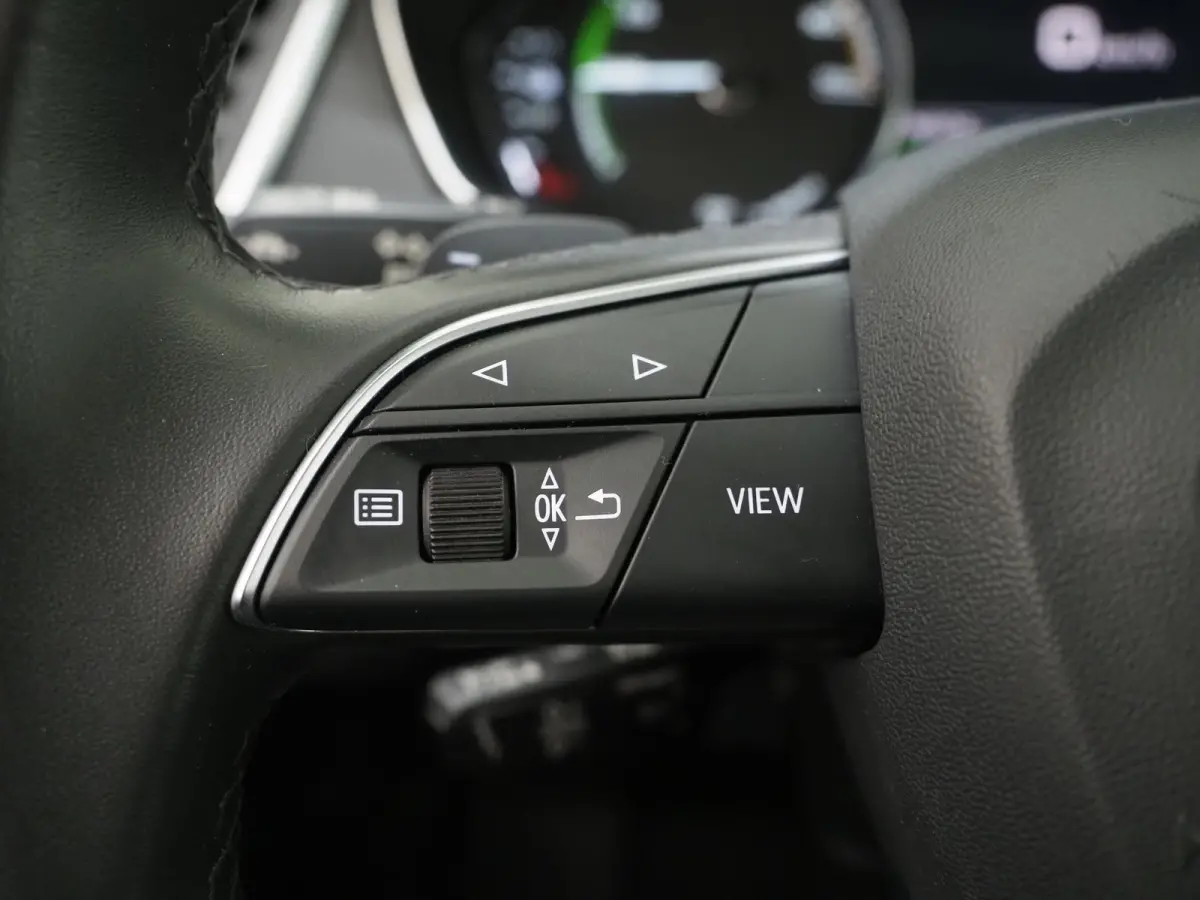 50 TFSI e Full Black | Panoramadak | Trekhaak | Leder | Camera | Memory | Keyless | Adaptive Cruise | Carplay