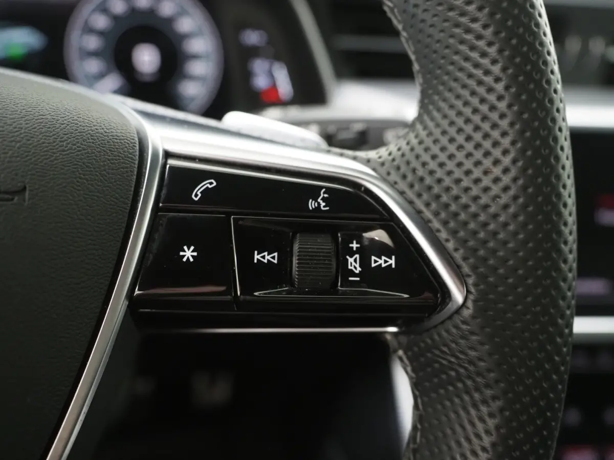 50 TFSI e quattro S-Line Edition | HUD | Camera | Adaptive Cruise | Donkere Hemel | Stoel/stuurverwarming | Carplay