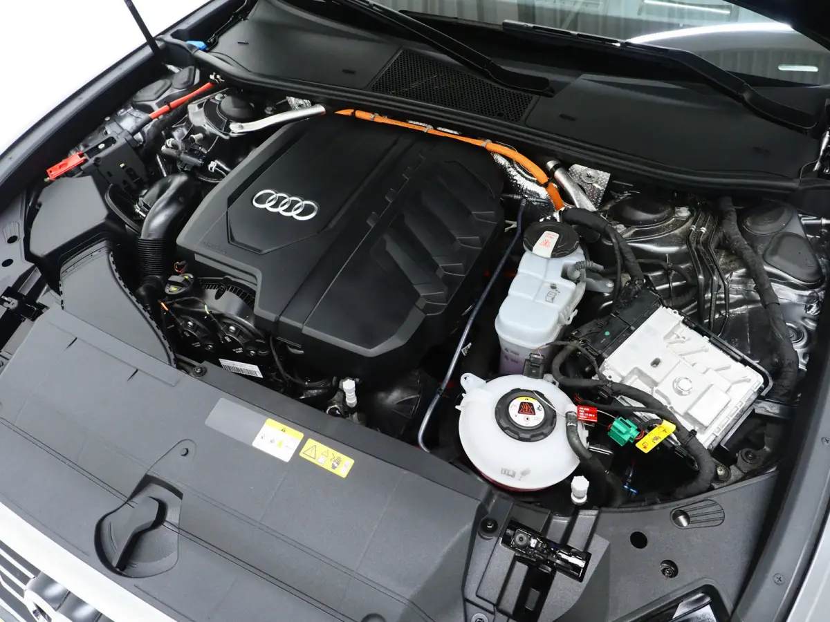 50 TFSI e quattro S-Line Edition | HUD | Camera | Adaptive Cruise | Donkere Hemel | Stoel/stuurverwarming | Carplay