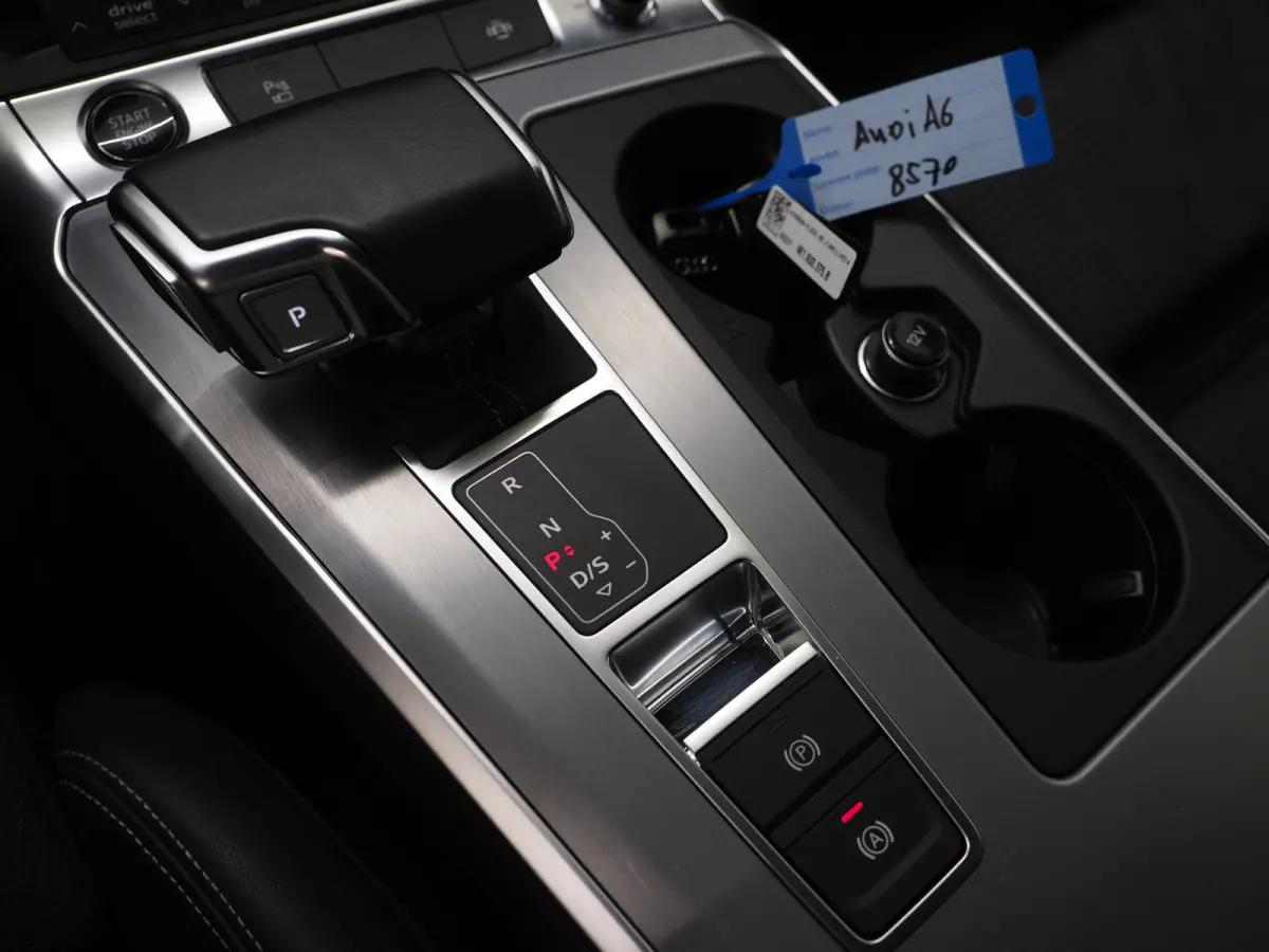50 TFSI e quattro S-Line Edition | HUD | Camera | Adaptive Cruise | Donkere Hemel | Stoel/stuurverwarming | Carplay