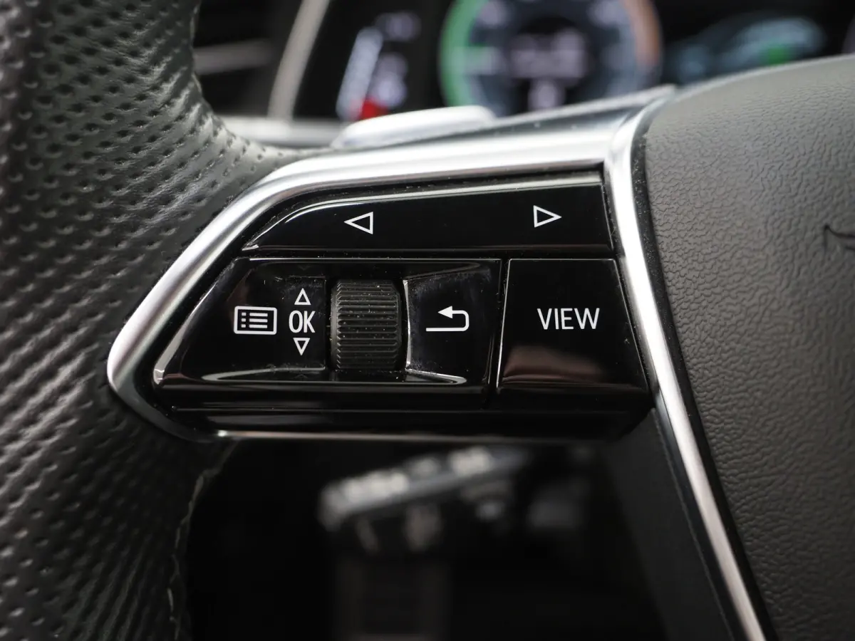 50 TFSI e quattro S-Line Edition | HUD | Camera | Adaptive Cruise | Donkere Hemel | Stoel/stuurverwarming | Carplay