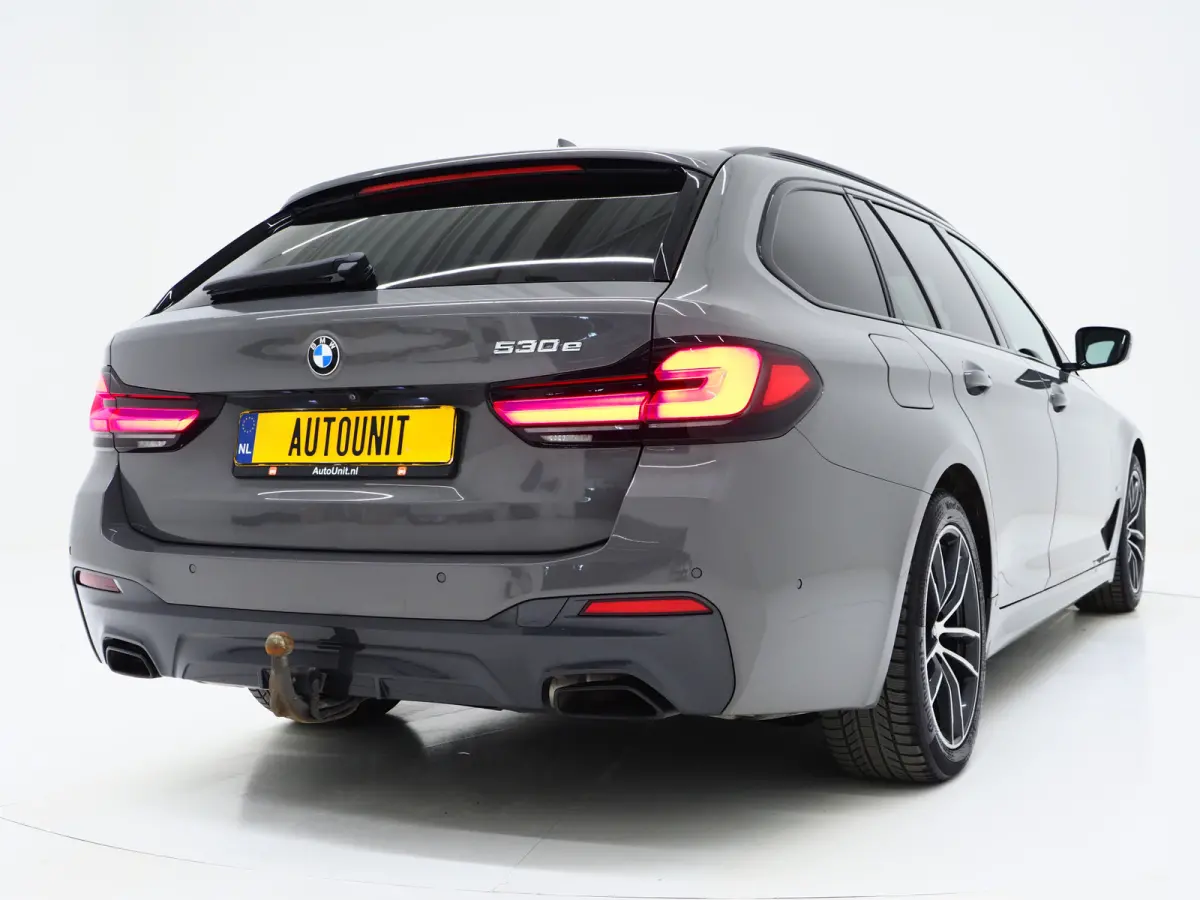 530e M Sport Shadow Line | LaserLED | Trekhaak | Harman/Kardon | 360 | HUD | Sfeerlicht | Keyless | Carplay